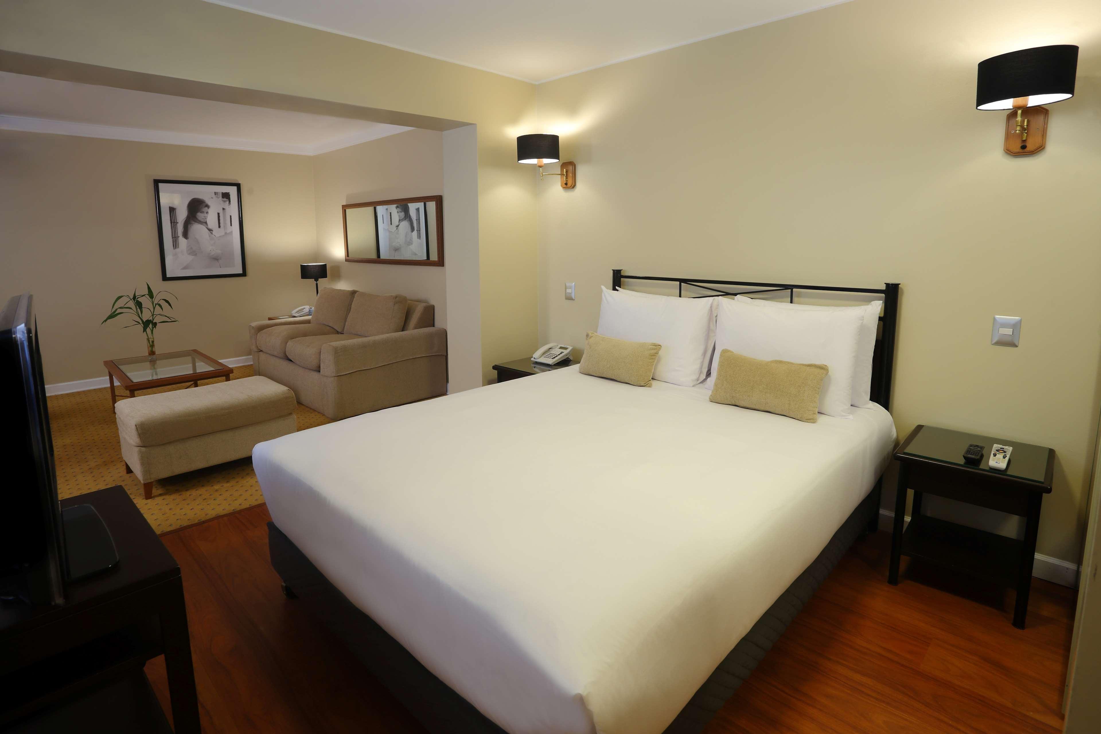 Radisson Hotel Plaza Del Bosque Lima Exteriér fotografie