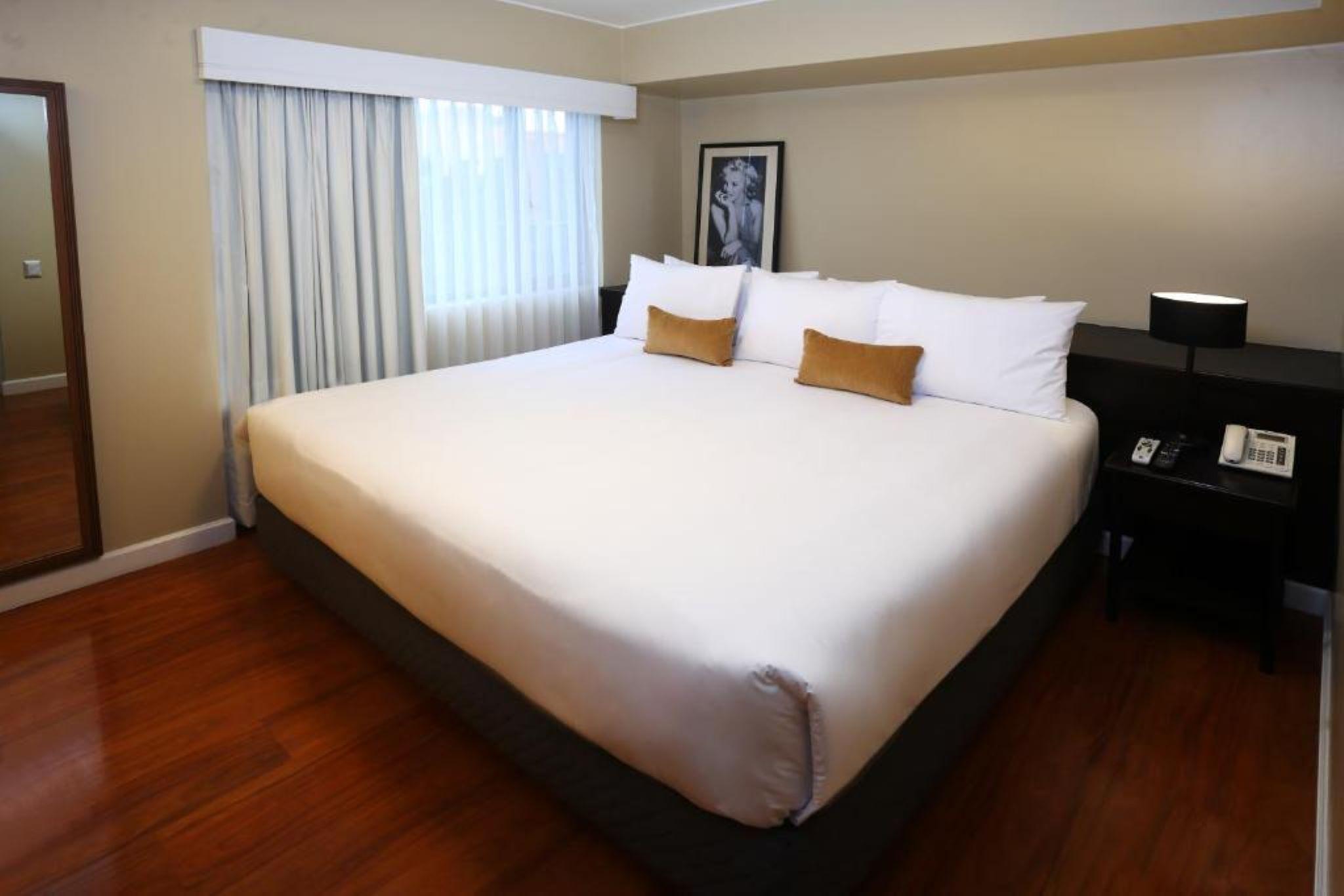 Radisson Hotel Plaza Del Bosque Lima Exteriér fotografie