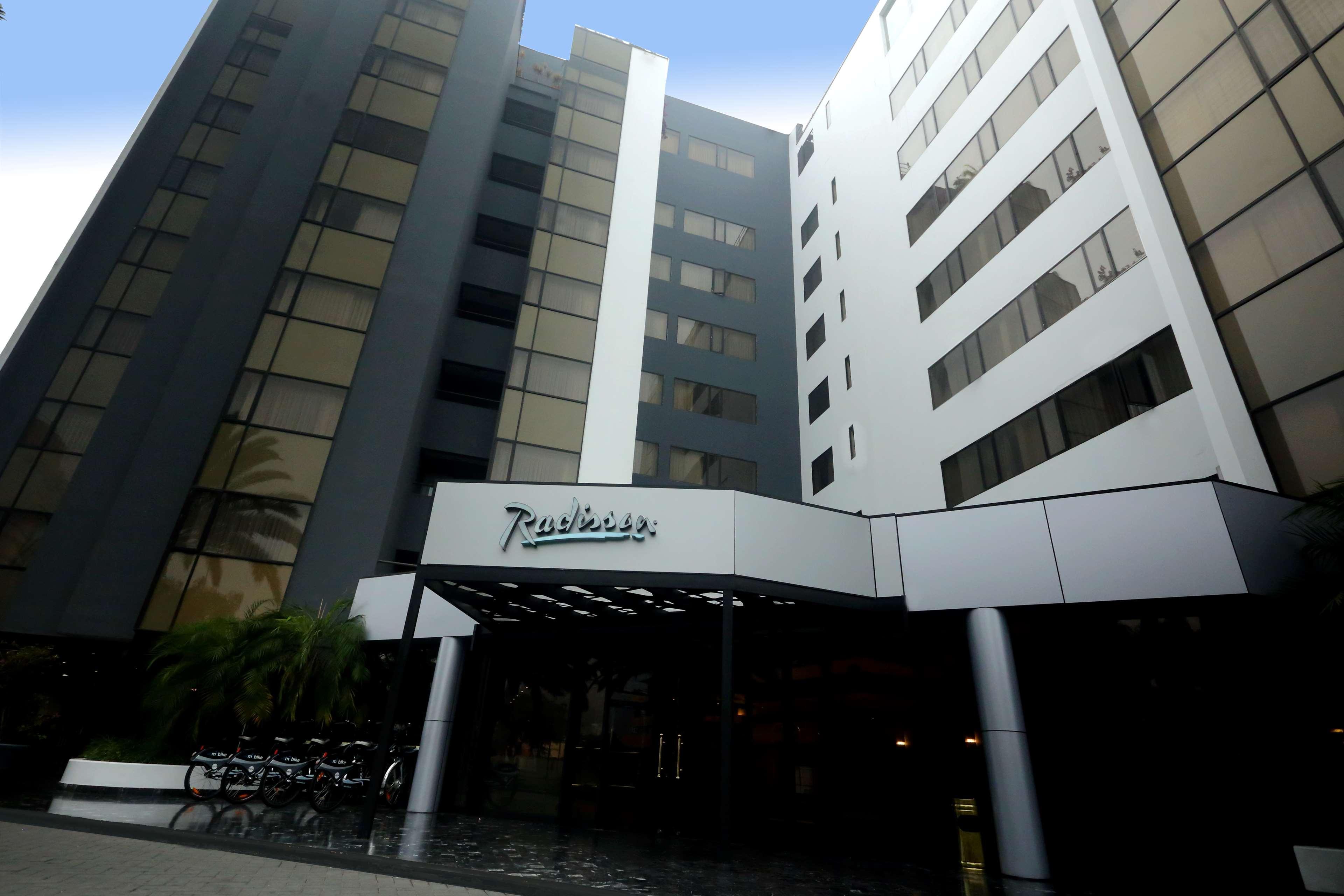 Radisson Hotel Plaza Del Bosque Lima Exteriér fotografie