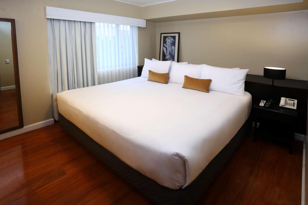 Radisson Hotel Plaza Del Bosque Lima Exteriér fotografie